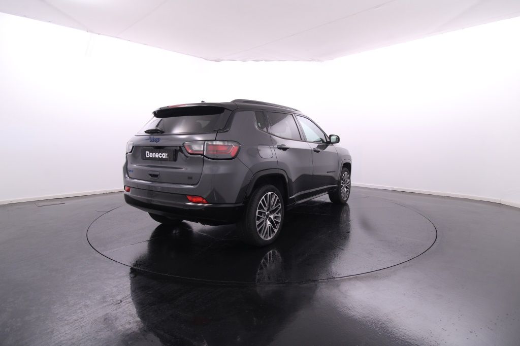 jeep-compass-2024-hibrido-1332cc