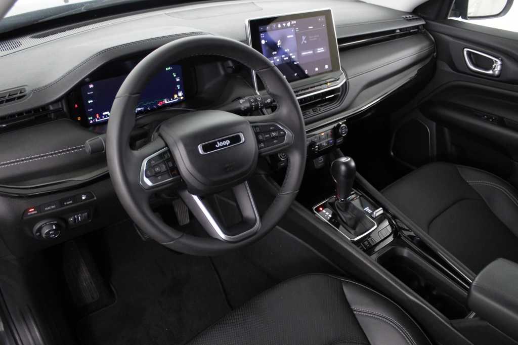 jeep-compass-2024-hibrido-1332cc