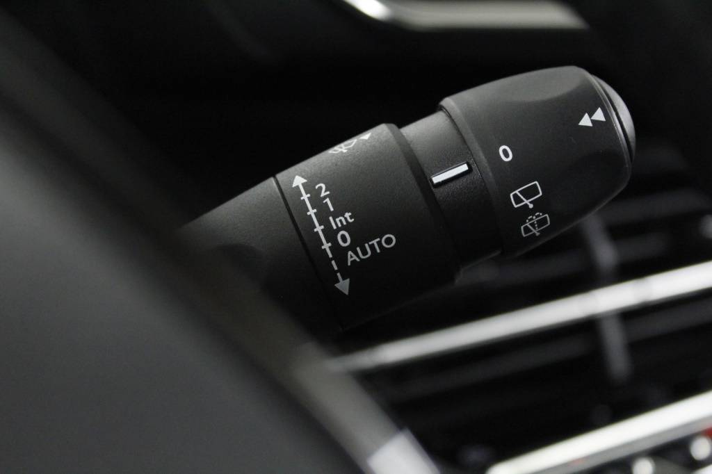 peugeot-2008-2024-gasolina-1199cc