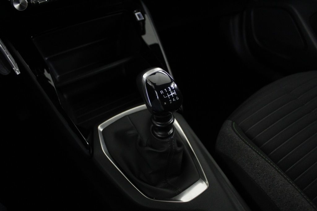 peugeot-2008-2024-gasolina-1199cc