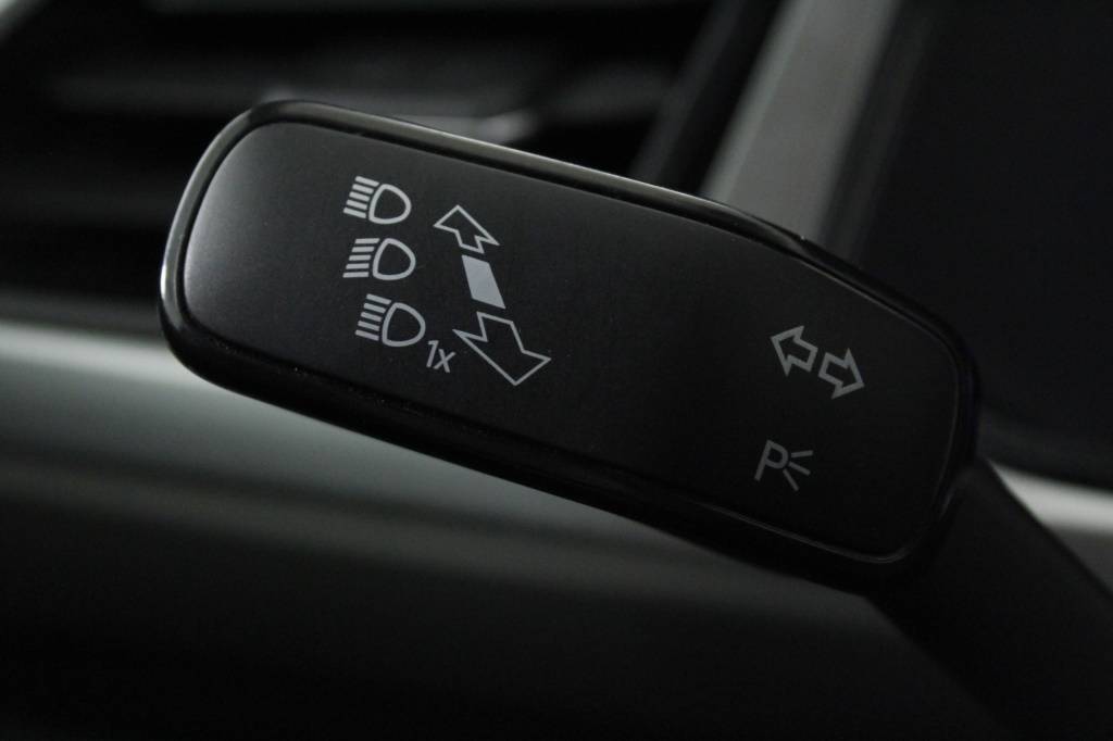 volkswagen-t-roc-2025-gasolina-999cc