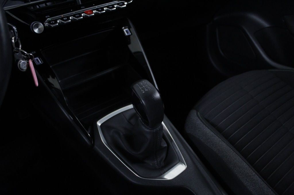peugeot-208-2024-gasolina-1199cc