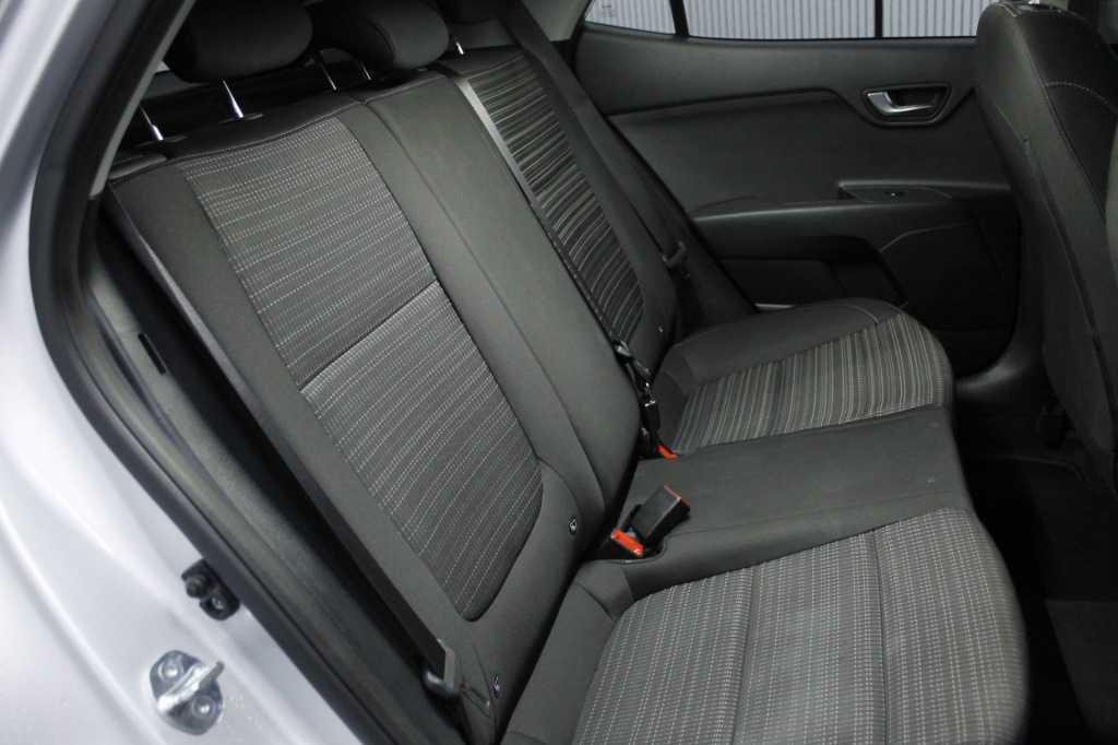 kia-stonic-2024-gasolina-998cc