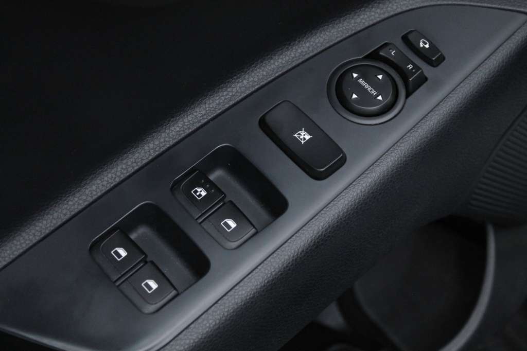 kia-stonic-2024-gasolina-998cc
