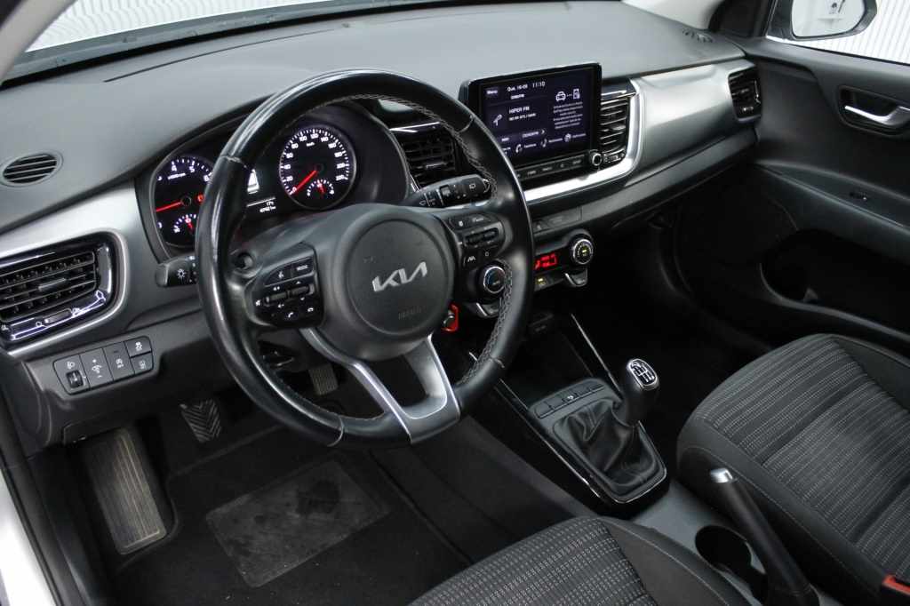 kia-stonic-2024-gasolina-998cc