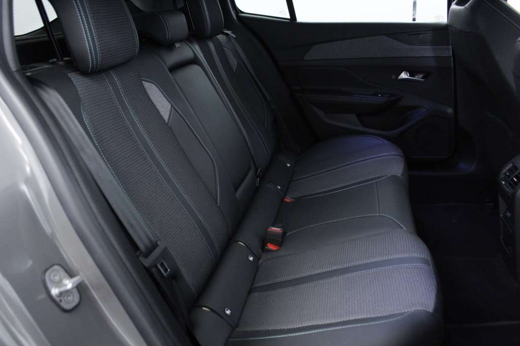 peugeot-408-2025-hibrido-1199cc