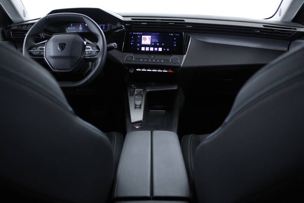 peugeot-408-2025-hibrido-1199cc