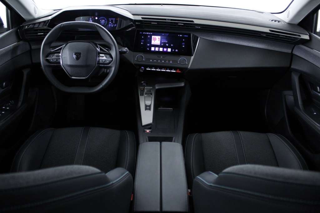 peugeot-408-2025-hibrido-1199cc