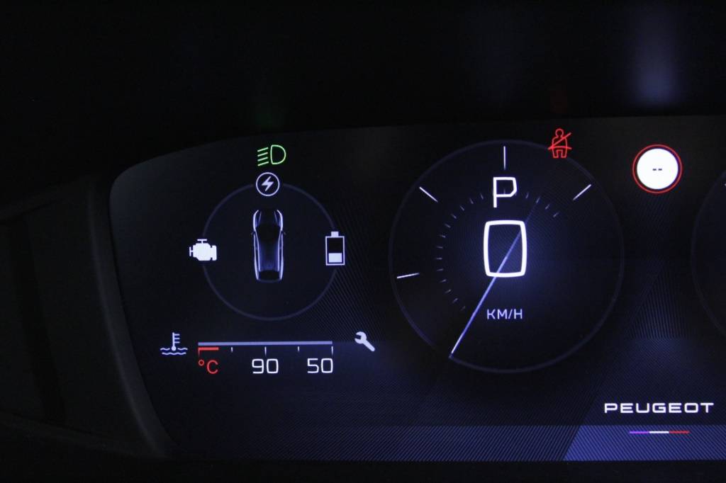 peugeot-408-2025-hibrido-1199cc