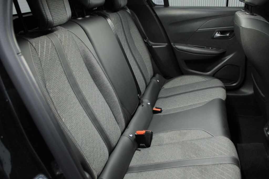peugeot-208-2025-hibrido-1199cc