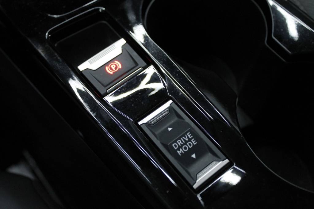 peugeot-208-2025-hibrido-1199cc