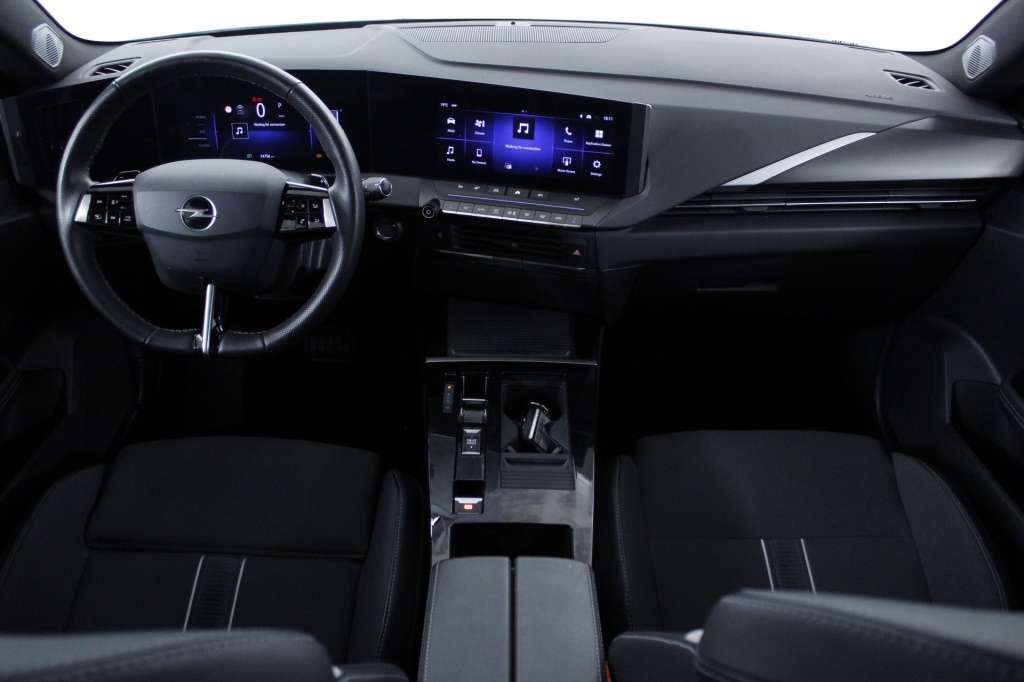 opel-astra-sport-tourer-2025-hibrido-1199cc