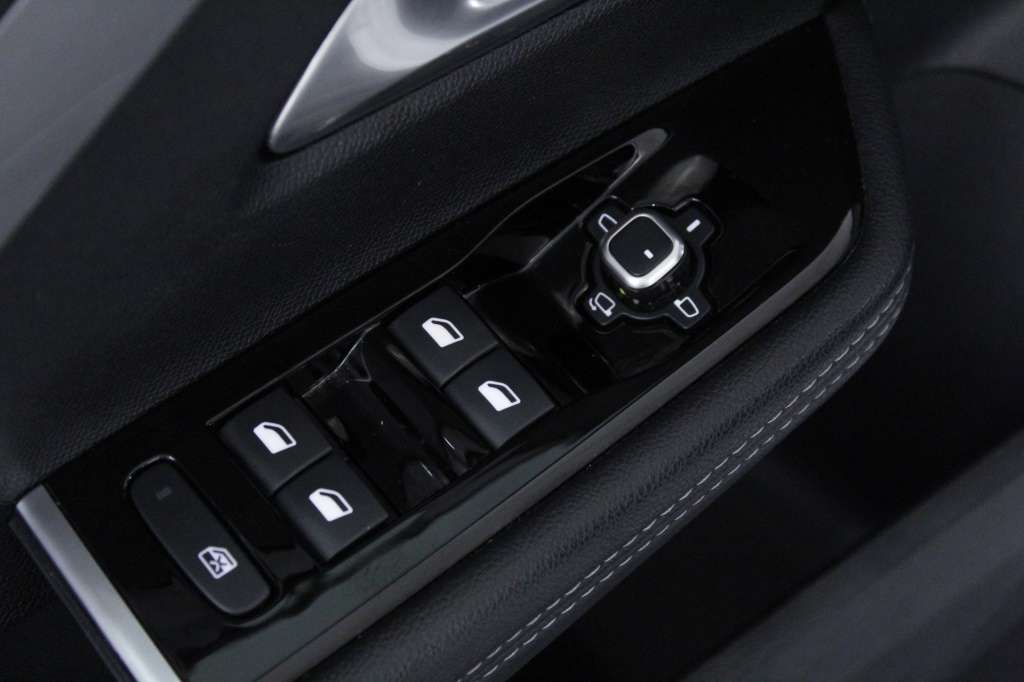 opel-astra-sport-tourer-2025-hibrido-1199cc