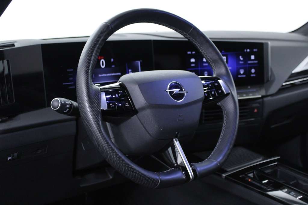 opel-astra-sport-tourer-2025-hibrido-1199cc