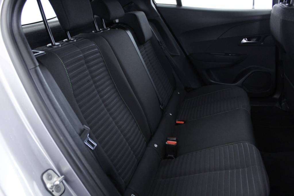 peugeot-2008-2024-gasolina-1199cc