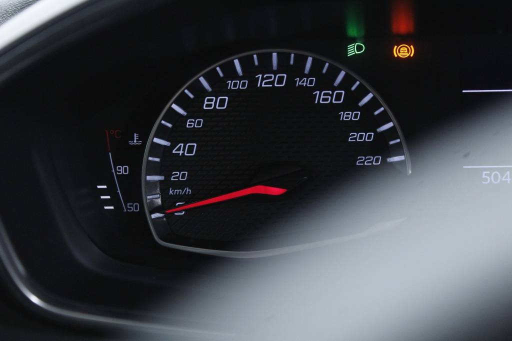 peugeot-2008-2024-gasolina-1199cc