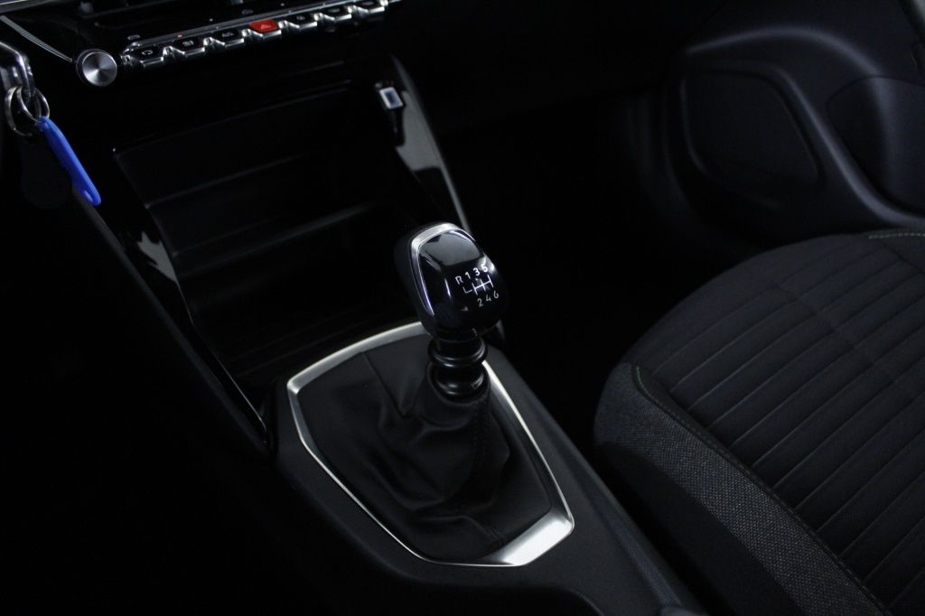 peugeot-2008-2024-gasolina-1199cc