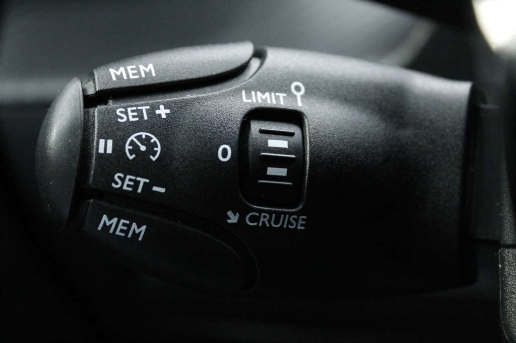 peugeot-208-2024-gasolina-1199cc