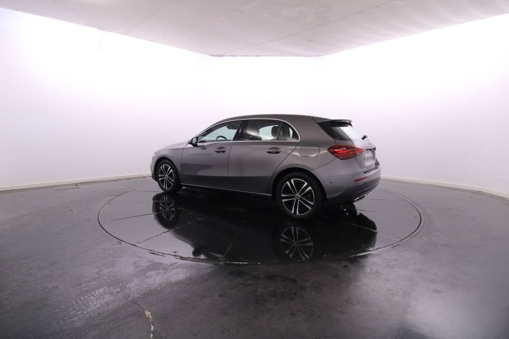 mercedes-benz-classe-a-2024-hibrido-1332cc