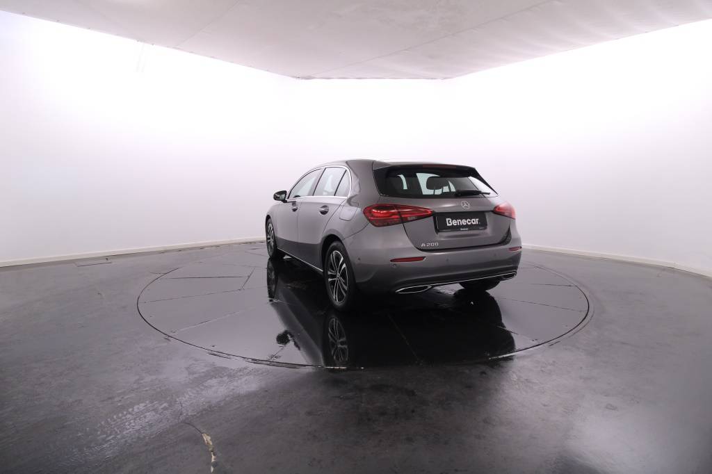 mercedes-benz-classe-a-2024-hibrido-1332cc