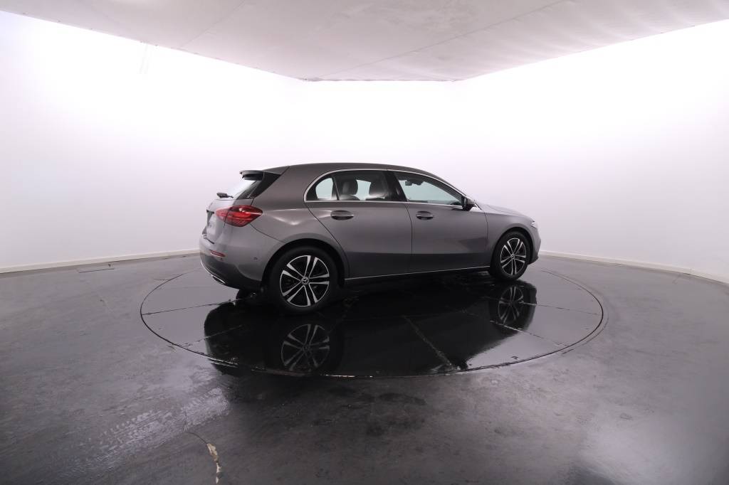 mercedes-benz-classe-a-2024-hibrido-1332cc