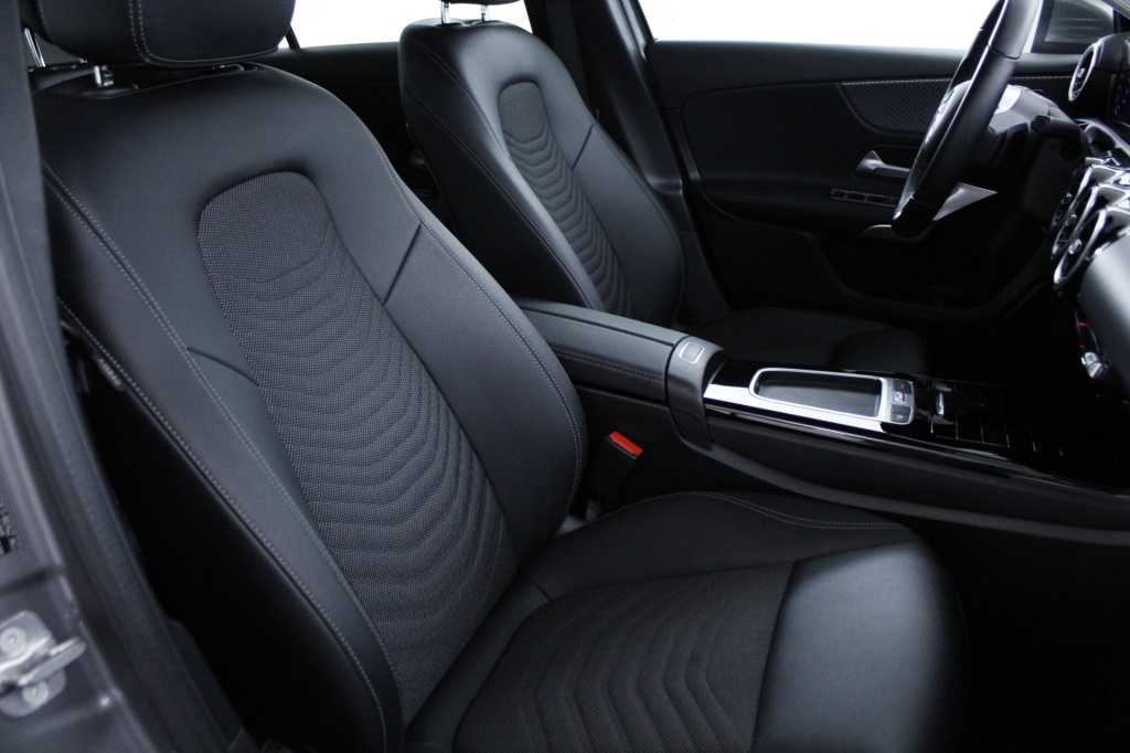mercedes-benz-classe-a-2024-hibrido-1332cc