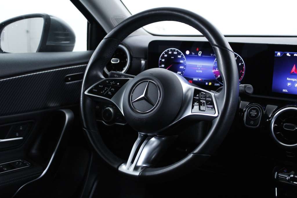mercedes-benz-classe-a-2024-hibrido-1332cc