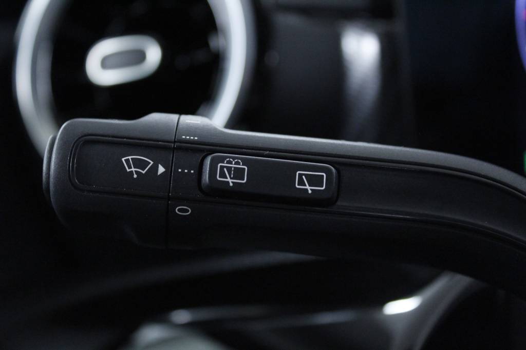 mercedes-benz-classe-a-2024-hibrido-1332cc