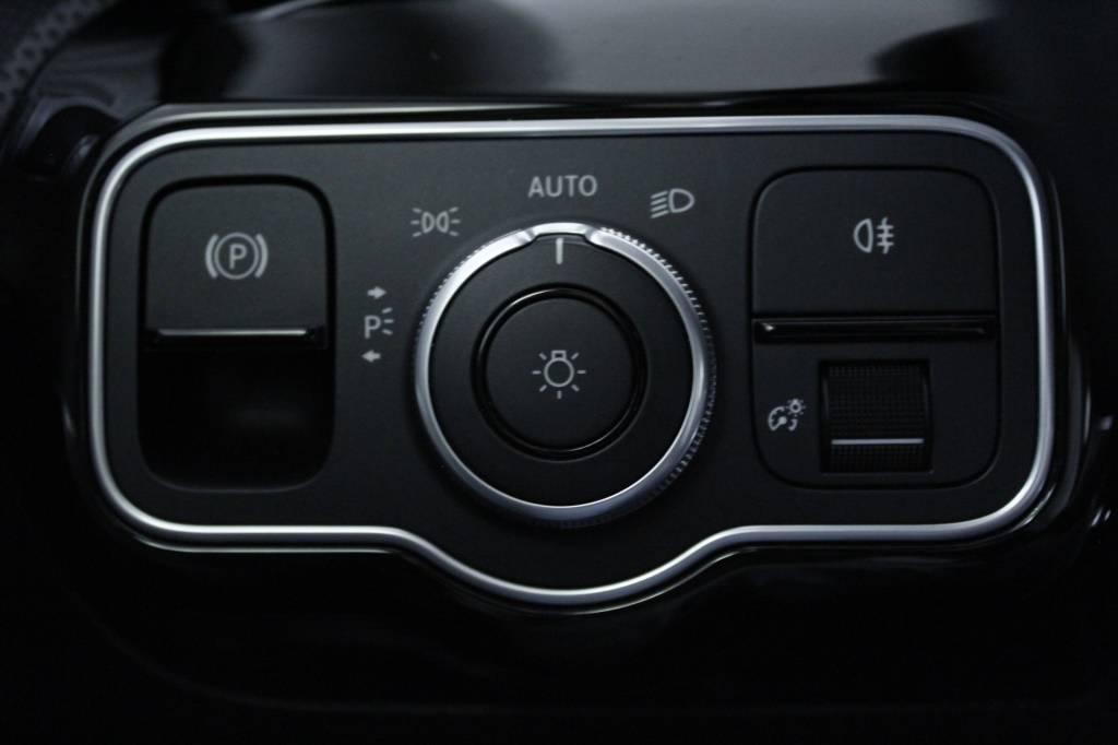 mercedes-benz-classe-a-2024-hibrido-1332cc