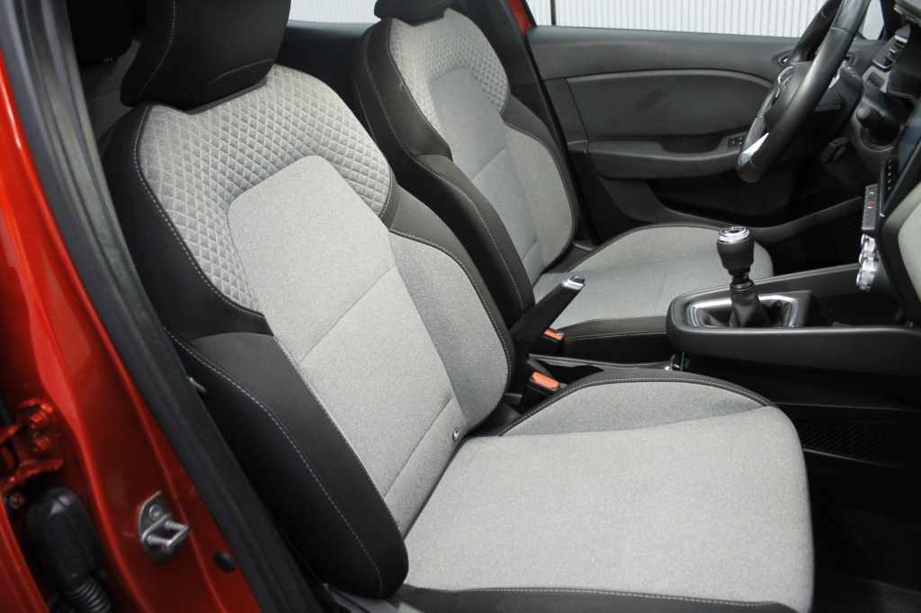 mitsubishi-colt-2024-gasolina-999cc
