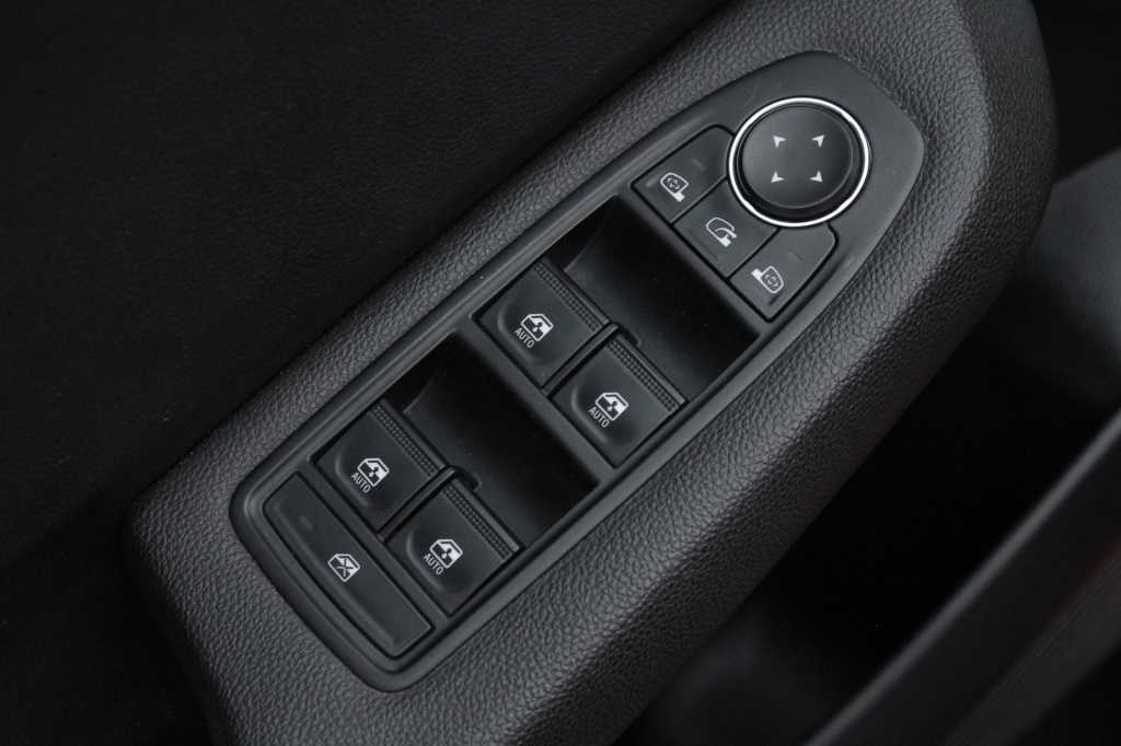 mitsubishi-colt-2024-gasolina-999cc
