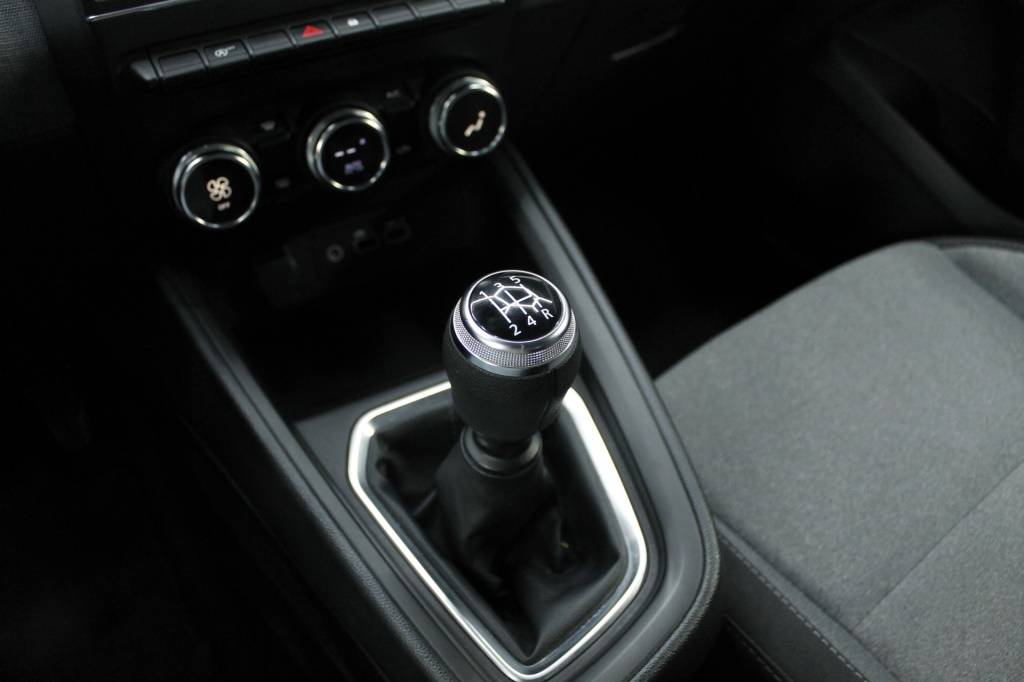 mitsubishi-colt-2024-gasolina-999cc