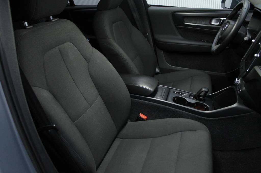 volvo-xc40-2023-gasolina-1477cc