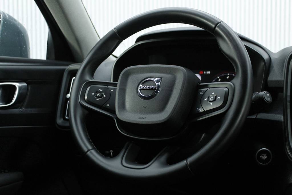 volvo-xc40-2023-gasolina-1477cc