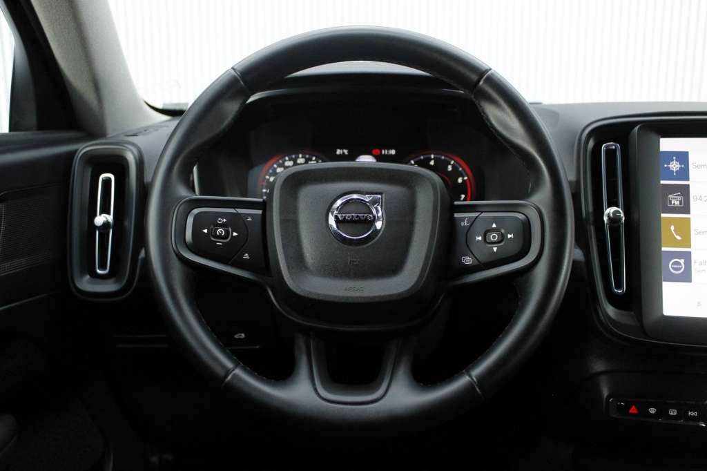 volvo-xc40-2023-gasolina-1477cc