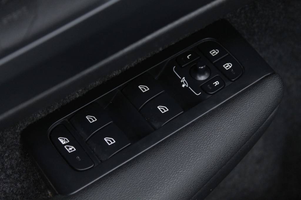 volvo-xc40-2023-gasolina-1477cc