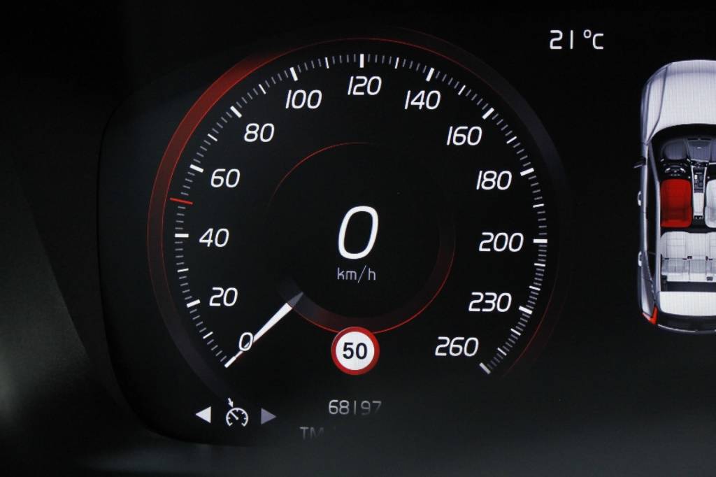 volvo-xc40-2023-gasolina-1477cc