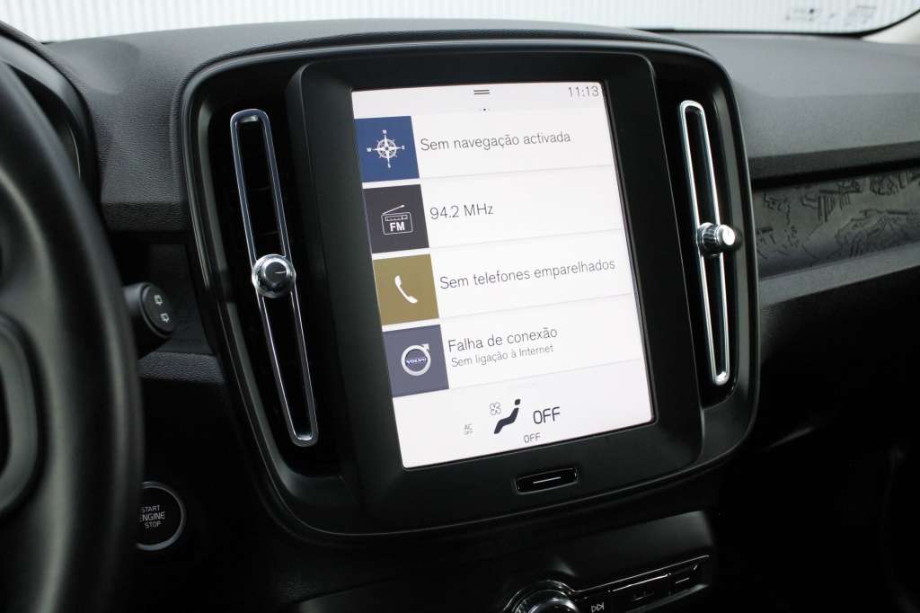 volvo-xc40-2023-gasolina-1477cc