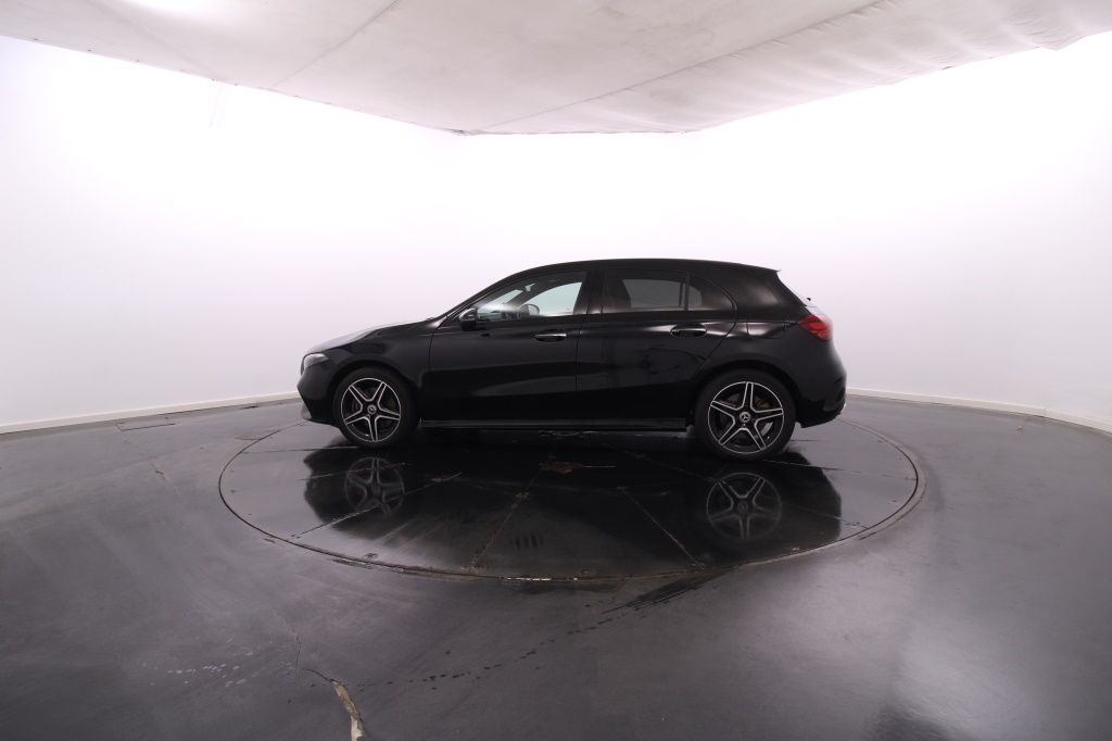 mercedes-benz-classe-a-2023-hibrido-1332cc