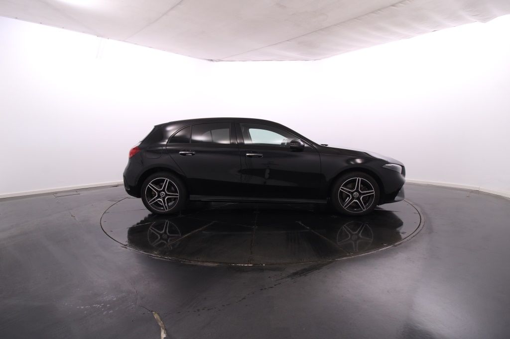 mercedes-benz-classe-a-2023-hibrido-1332cc