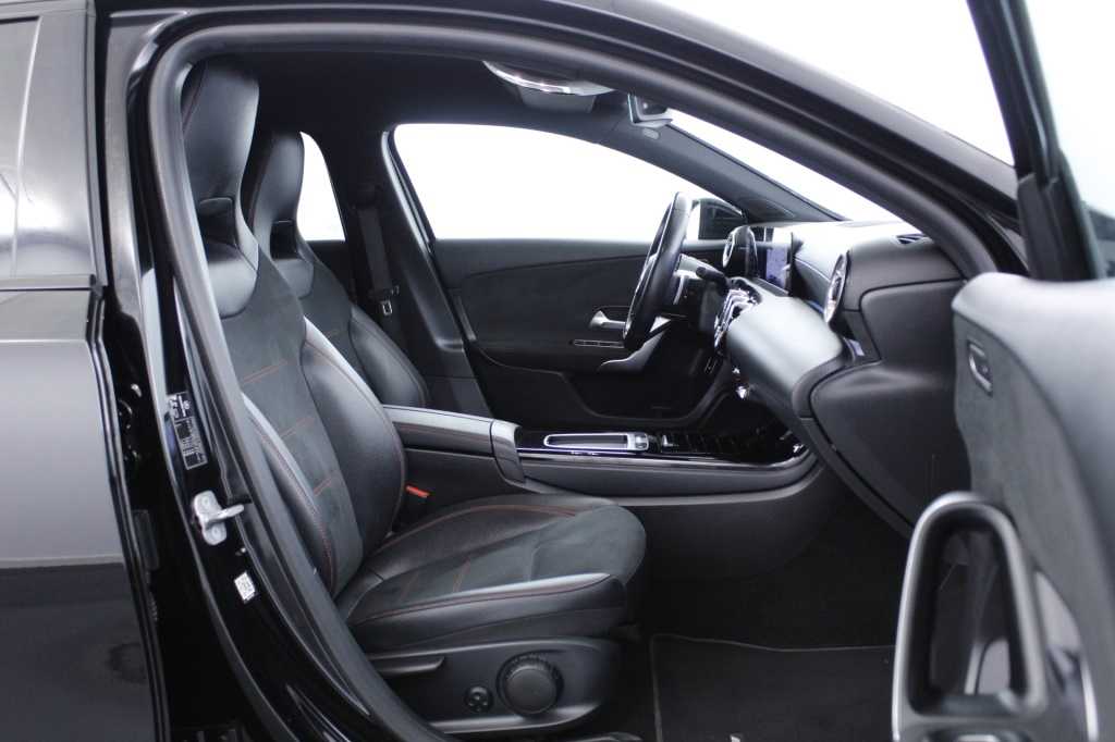 mercedes-benz-classe-a-2023-hibrido-1332cc