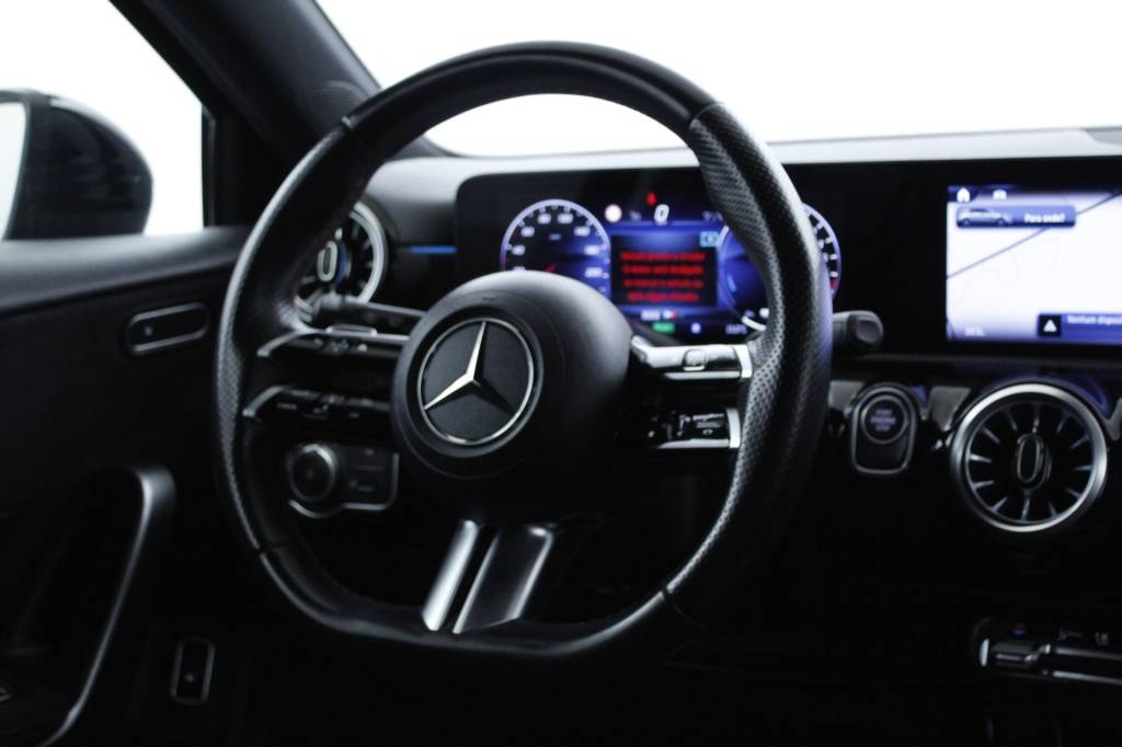 mercedes-benz-classe-a-2023-hibrido-1332cc
