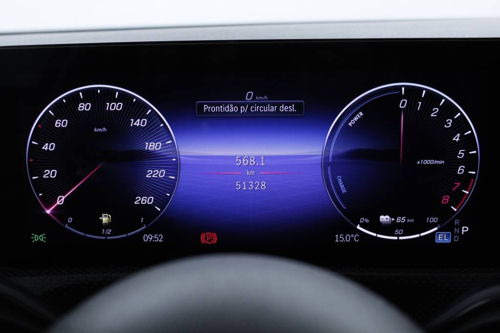 mercedes-benz-classe-a-2023-hibrido-1332cc