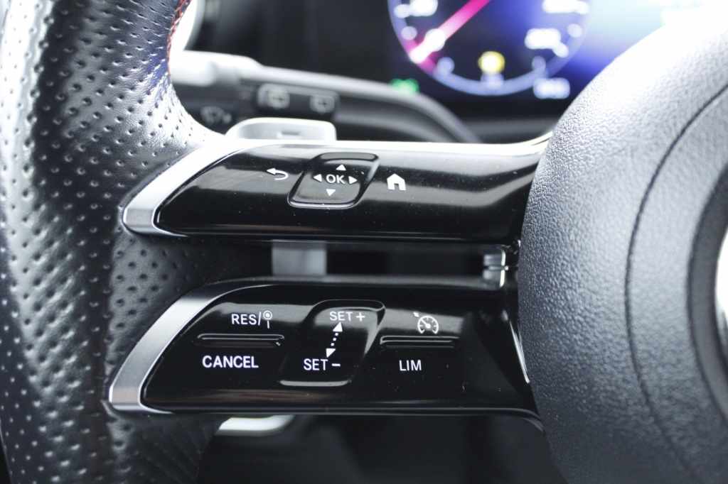 mercedes-benz-classe-a-2023-hibrido-1332cc
