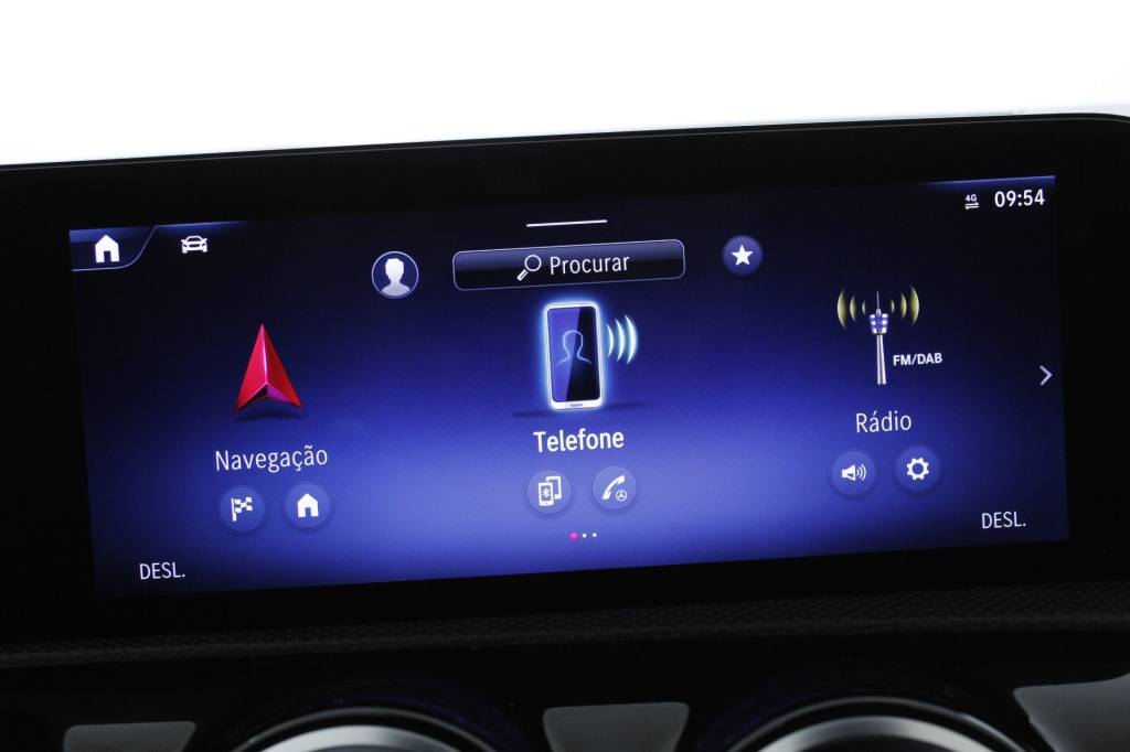 mercedes-benz-classe-a-2023-hibrido-1332cc