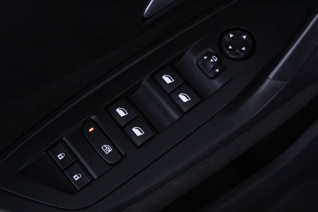 peugeot-308-2025-hibrido-1199cc