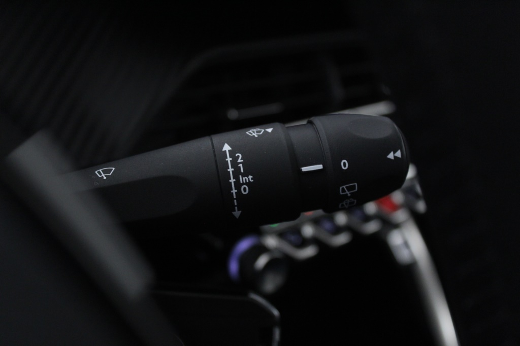 peugeot-208-2024-gasolina-1199cc