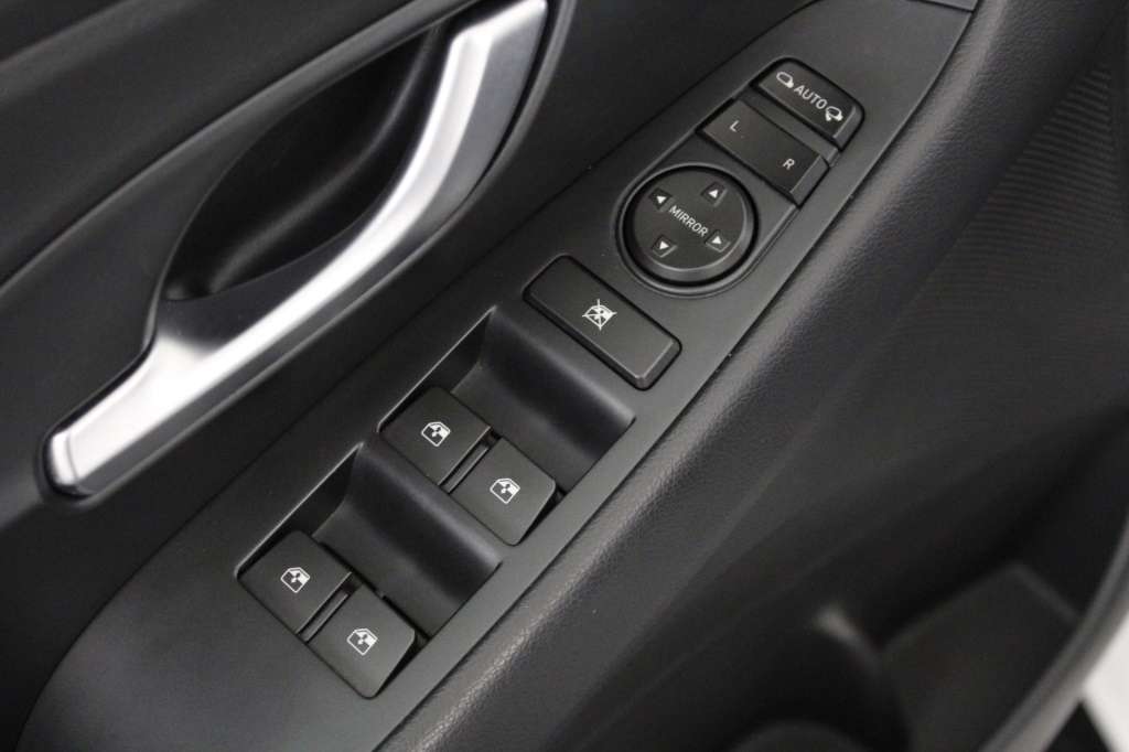 hyundai-i30-2024-gasolina-998cc