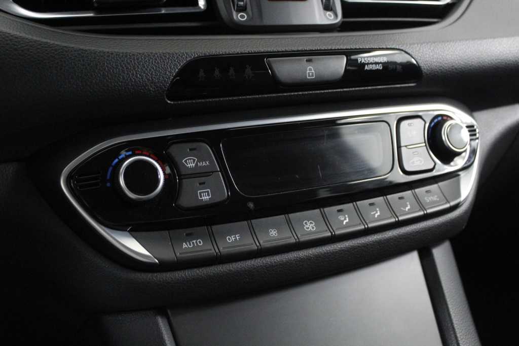 hyundai-i30-2024-gasolina-998cc