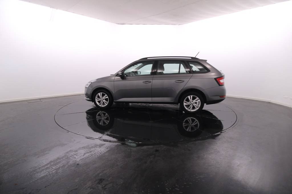 skoda-fabia-2022-gasolina-999cc